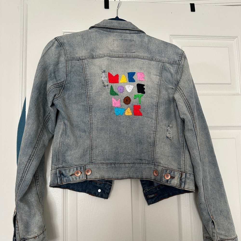 Women cropped denim jacket